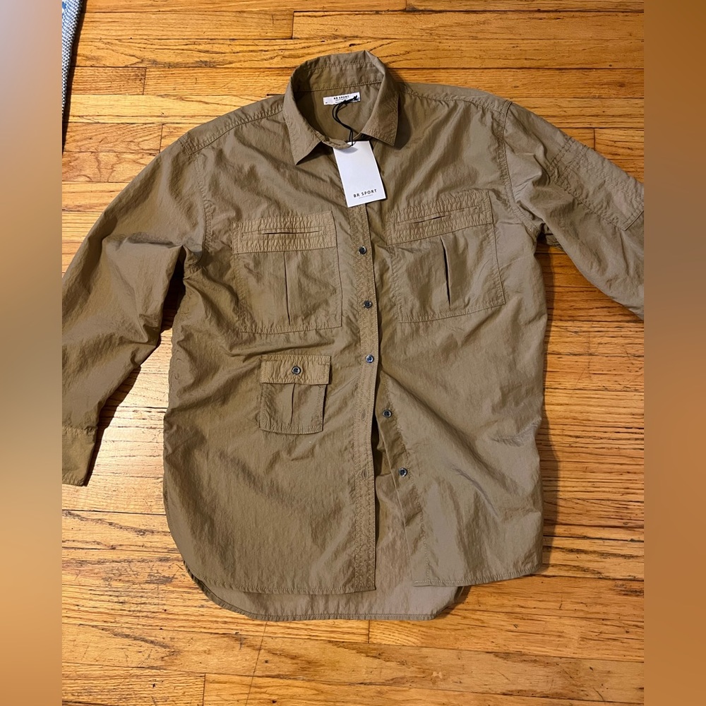 Brand new outdoor wind and water resistant Banana Republic jacket